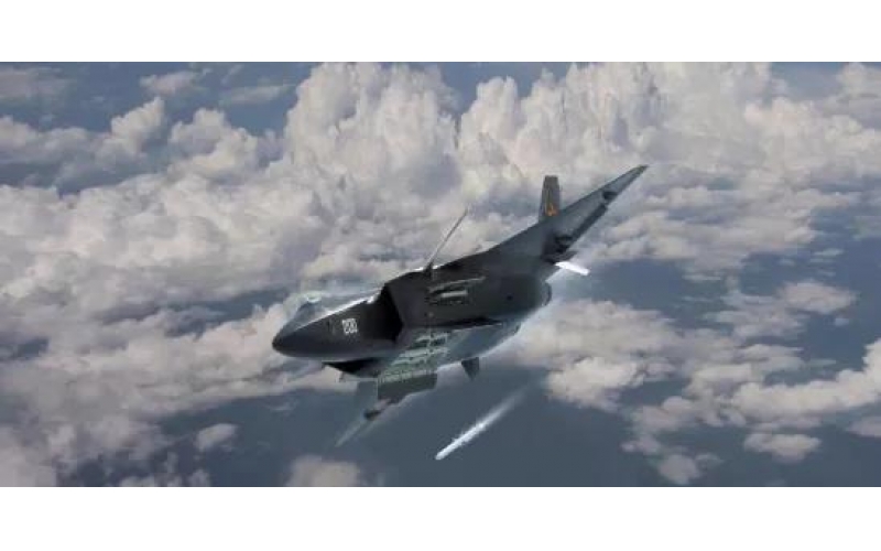出道即王者，“攻擊11”無人機隱身接近完美，殲20的黃金搭檔！