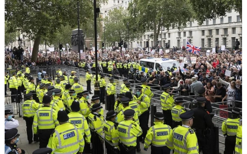 中西冰火兩重天！中國進出口額滿血復活，外媒這次黑不起來