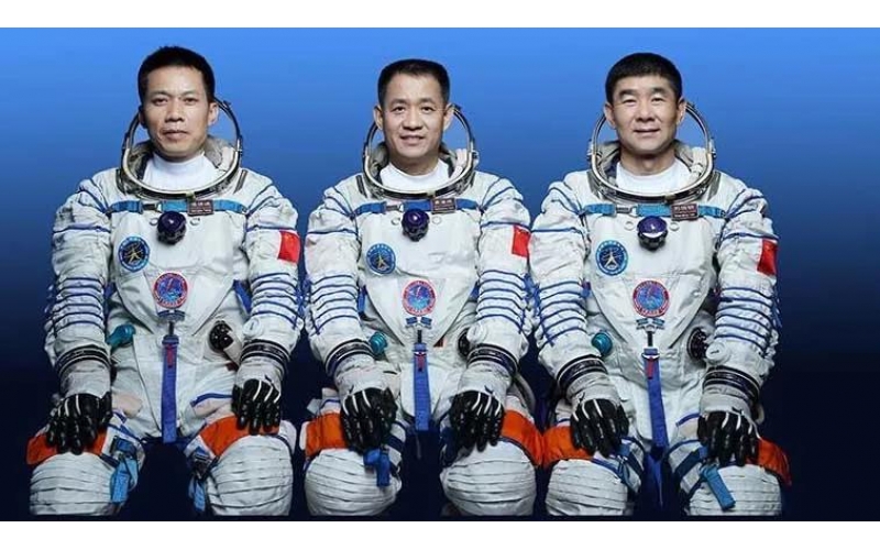 ?三名中國(guó)航天員昨日安全返航！