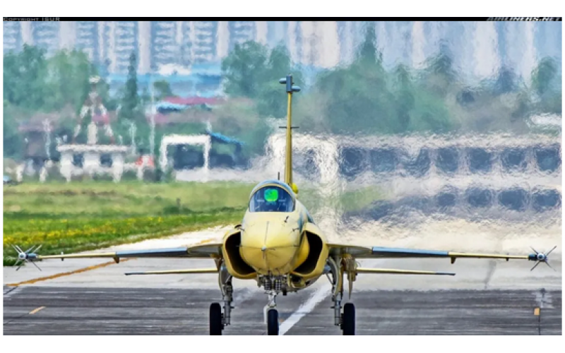 梟龍JF-17C開始地面滑行測試